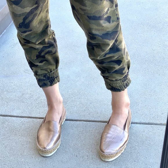 Carmen Saiz Shoes - Carmen Saiz Espadrilles Metallic Leather Flats flatforms beige champagne Spain 9